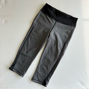 Lululemon | Train Times Crop 17” Heathered Black Mesh Size 6